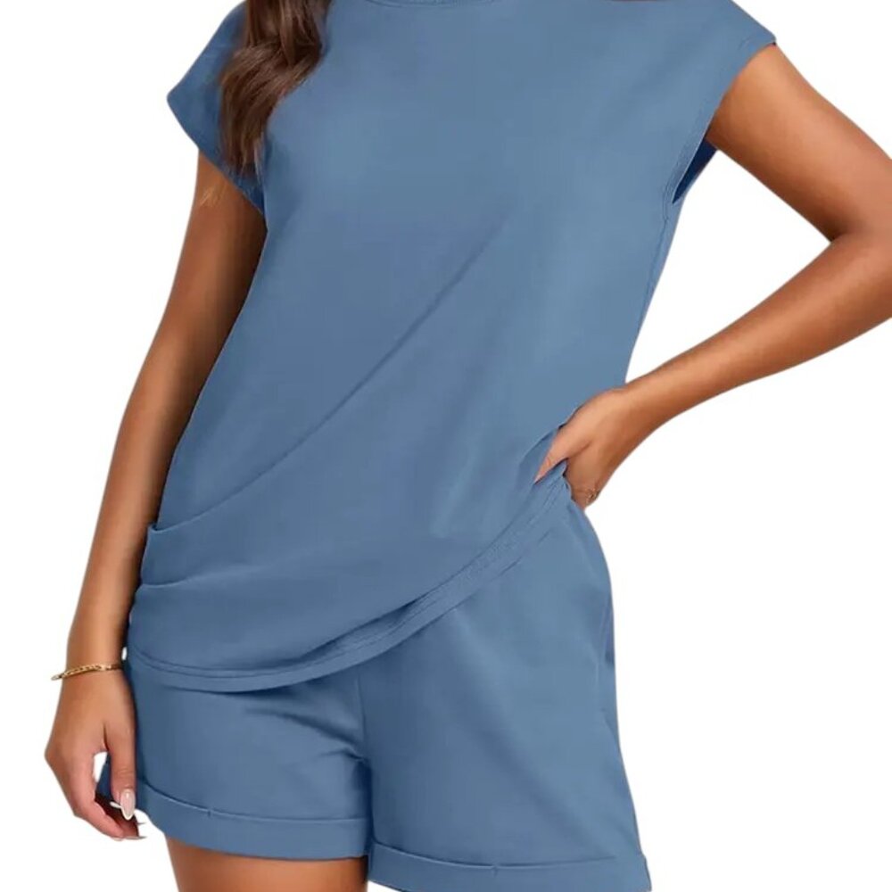 Solid Regular Short Sleeves T-shirt & Solid Elastic Waist Shorts